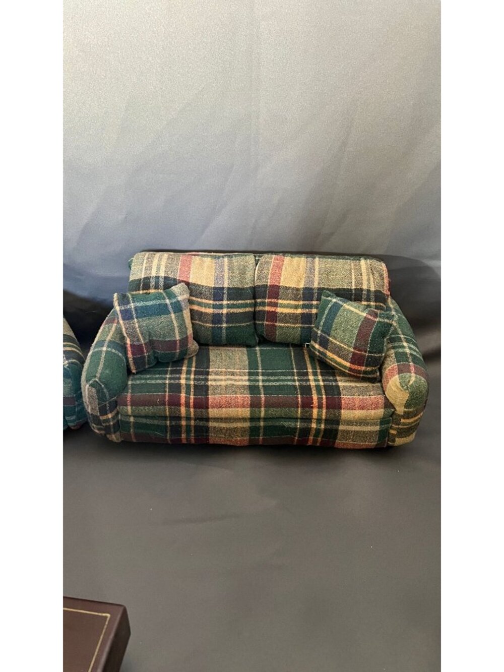 Miniature 1:6 Plaid Living Room Set With Sofa Chair Ottoman Tables & Black Baby - Picture 4 of 11